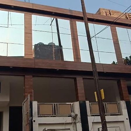 Geeta Palace Hotell Vrindāvan Exteriör bild