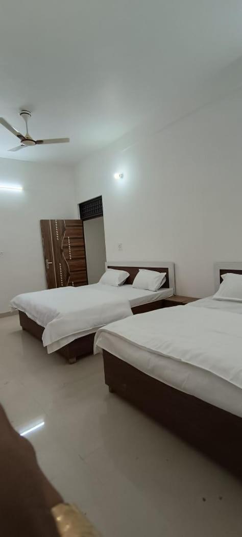Geeta Palace Hotell Vrindāvan Exteriör bild